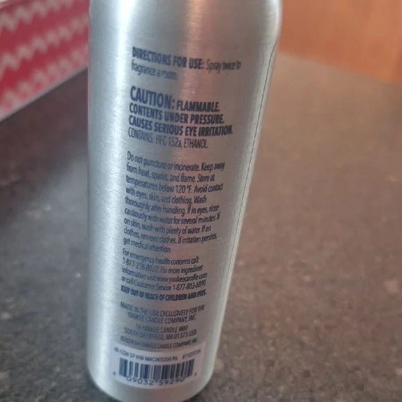 Yankee Candle Macintosh Scented Room Spray with Silver Bottle - Picture 7 of 9
